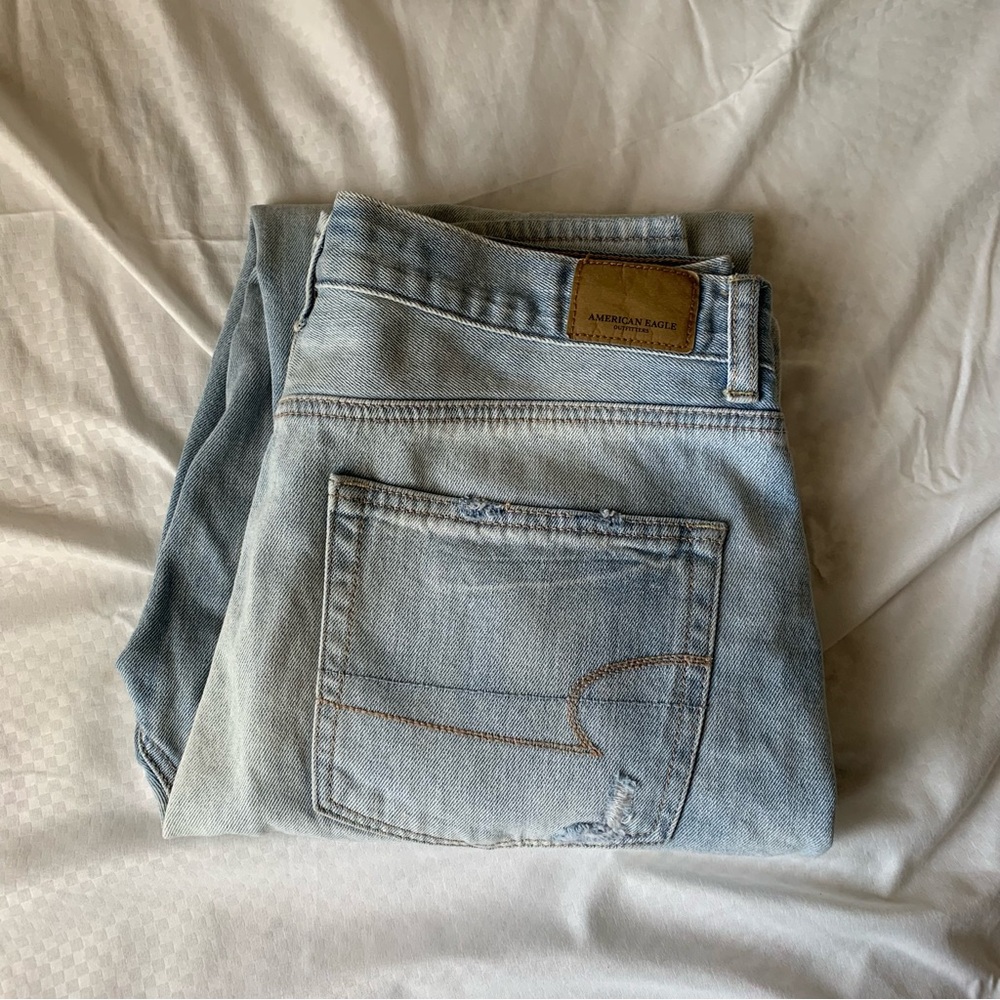 ♡ • SOLD!! American Eagle Mom Jeans | Size 10 - Picture 1 of 9